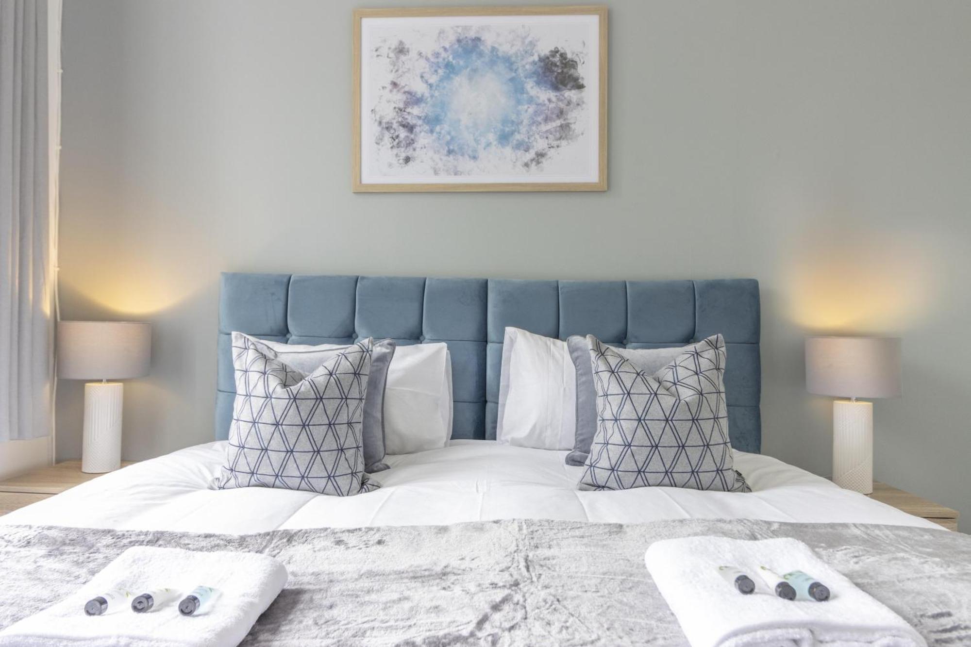 Alexandra - Large 3 Bed Perfect For Contractors, Free Parking, Fast Wifi And Great Value! Appartement Plymouth Buitenkant foto